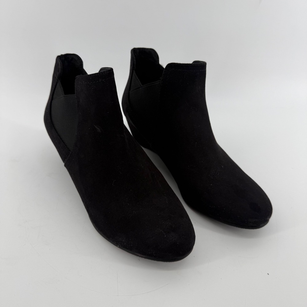 Gail Women Black Faux Suede Wedge Ankle Bootie Size 8 Elastic Gore PullOn Solanz - Picture 1 of 6